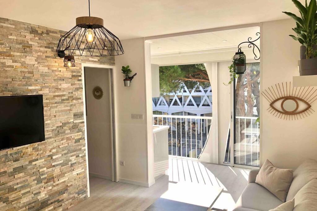 Grand studio cabine 30 m² centre ville, refait à neuf pour vous ! Climatisé La Grande Motte Extérieur photo